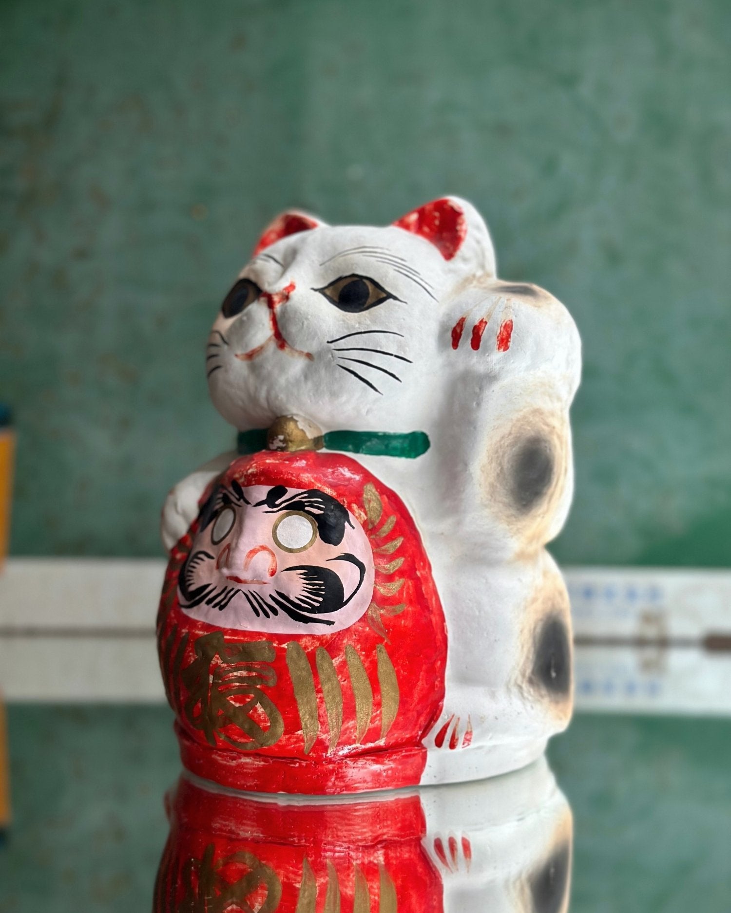 Vintage Maneki-Neko with Daruma - OHAYŌ