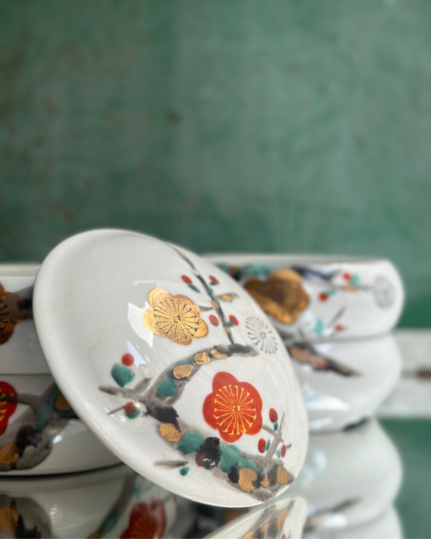 Porcelain Four-Tier Bento Box with Floral Design - OHAYŌ