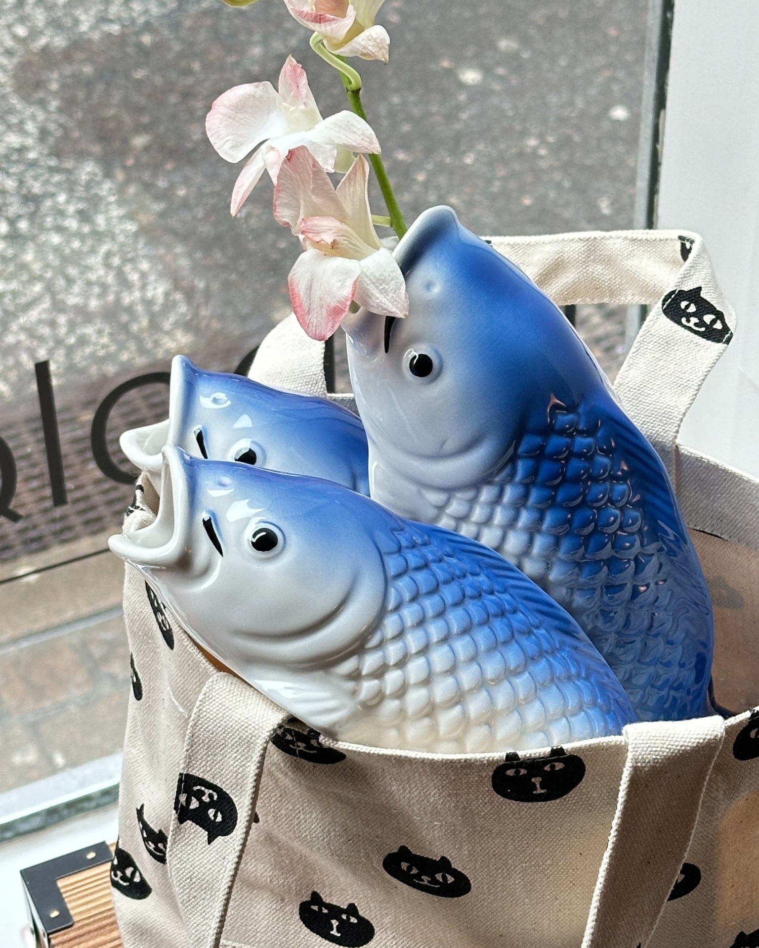 Koi Fish Wall Vase - Indigo Blue - OHAYŌ